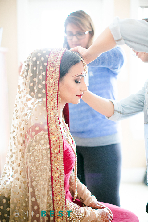 JENN BEST PHOTOGRAPHY, Vancouver Wedding Photographer, Vancouver Engagement photography, Vancouver Indian Wedding, Vancouver wedding Photography, Vancouver sikh wedding, sikh wedding, indian wedding, south east asian wedding, bride getting ready, indian bride, sikh bride