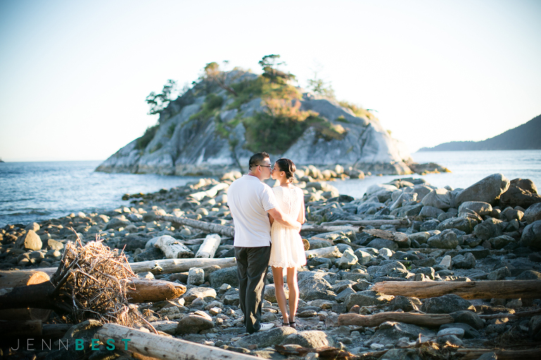 JENN BEST PHOTOGRAPHY, Vancouver Wedding Photographer, Vancouver Engagement photography, Whytecliffe park, Whytecliffe engagement photography, Beach engagement